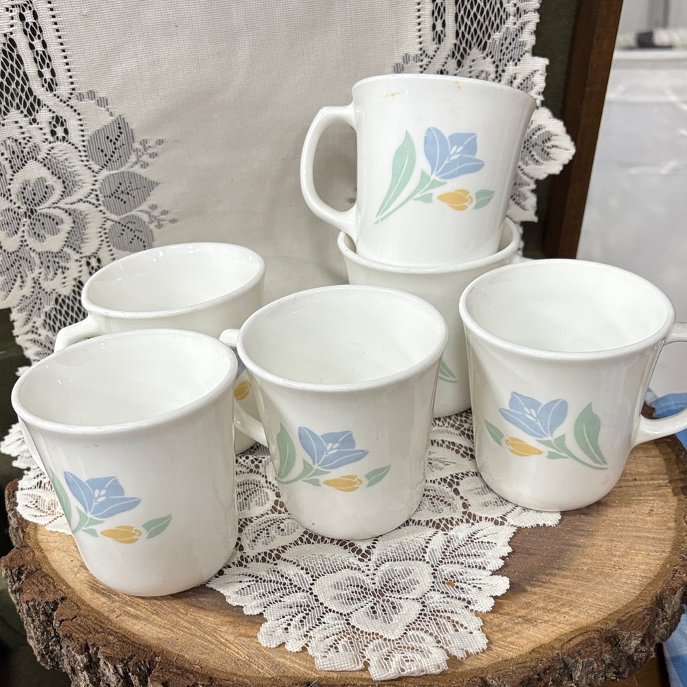 vintage Corelle Friendship pattern coffee mugs by Corning Ware.